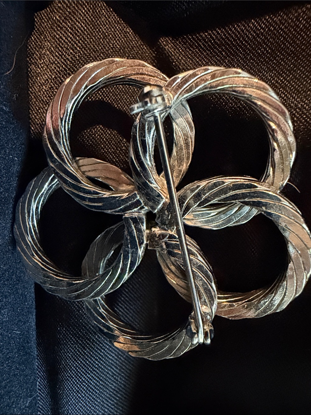 Silver Floral Interlocking Loop Brooch - Picture 2 of 3